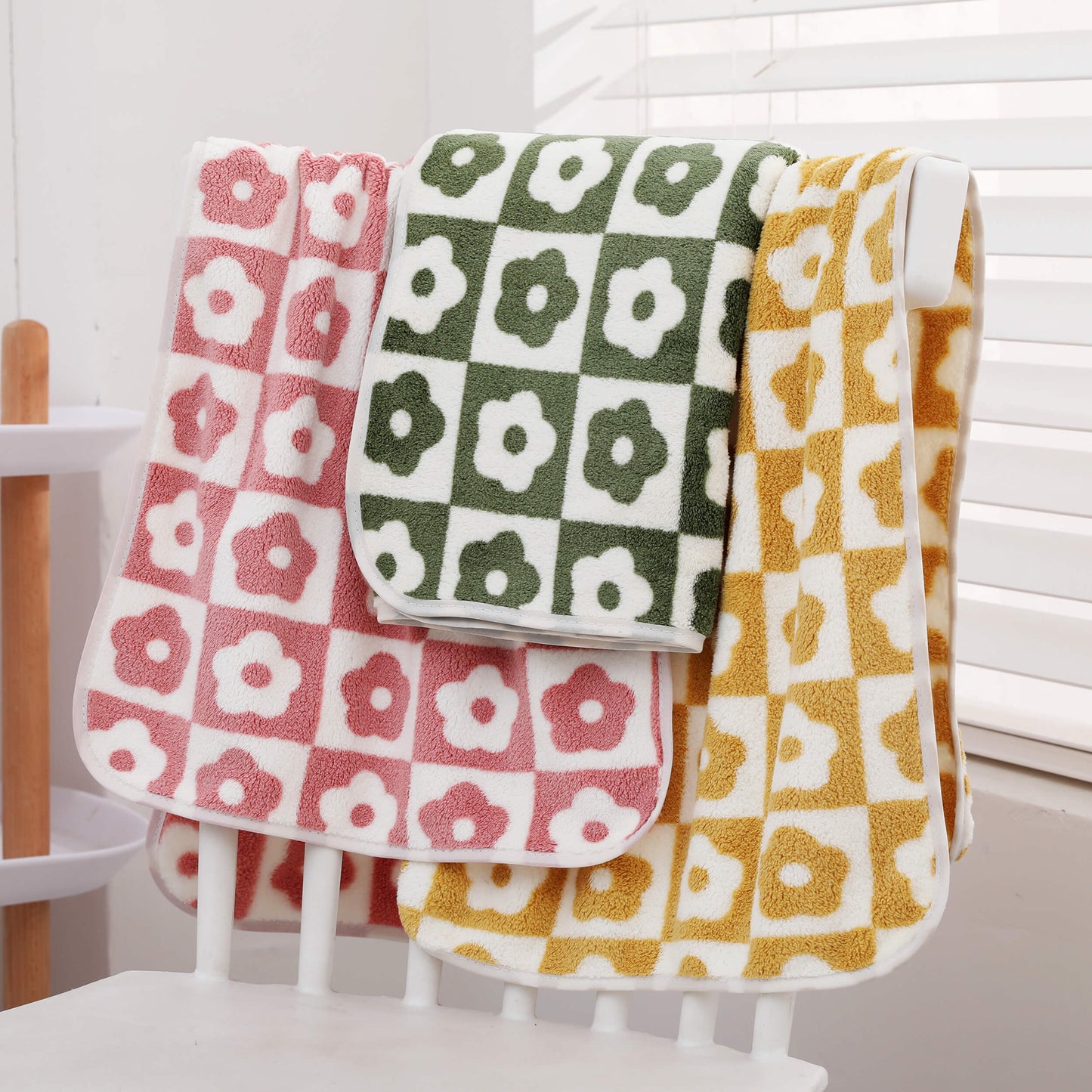3pcs Plum Blossom Coral Fleece Towels